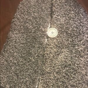 Vintage 1938 Boucle Lamb Wool Gray Knit Scarf with Button